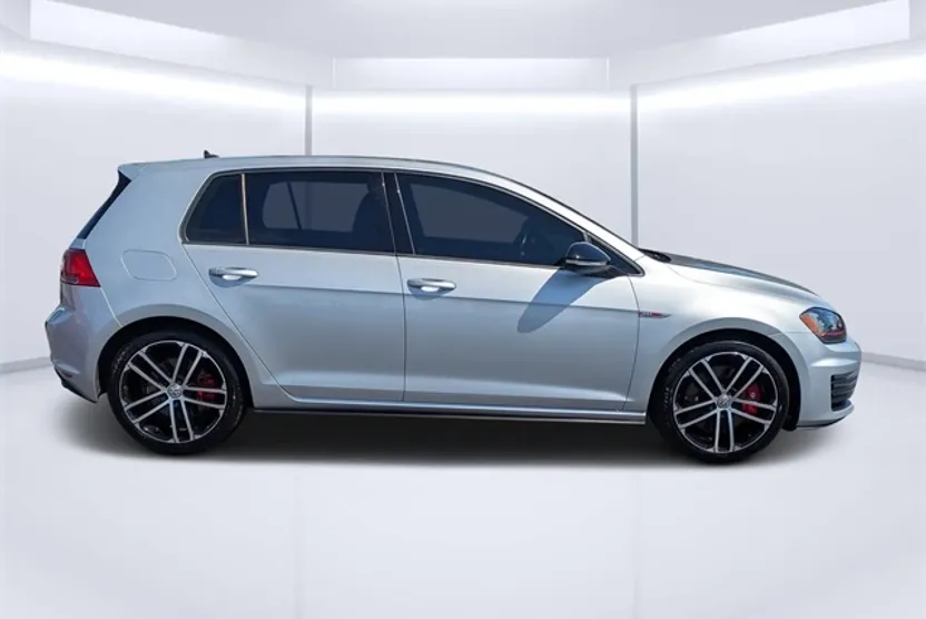 2017 Volkswagen Golf GTI Sport photo 1