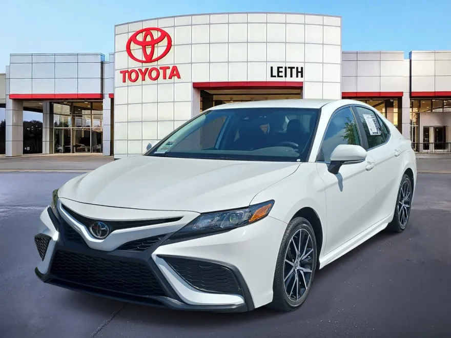 2023 Toyota Camry SE photo 1