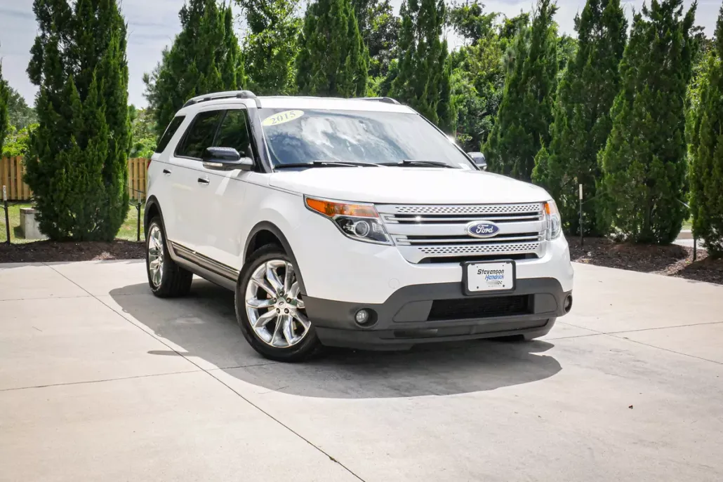 2015 Ford Explorer XLT photo 1