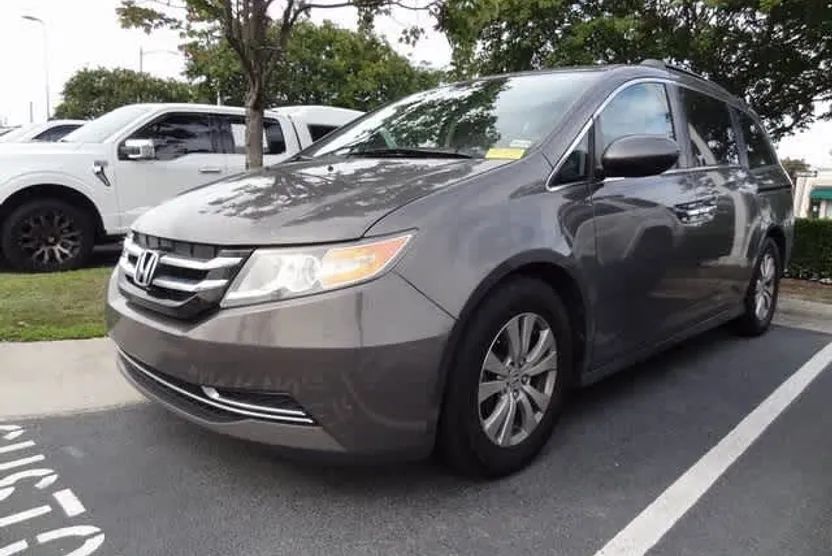 2016 Honda Odyssey EX-L photo 1