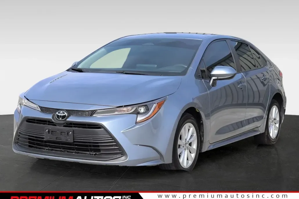 2024 Toyota Corolla LE photo 1