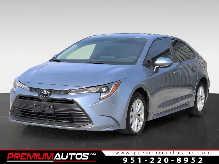 2024 Toyota Corolla LE photo 1