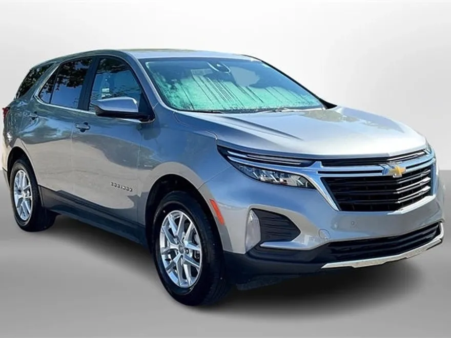 2024 Chevrolet Equinox LT photo 1