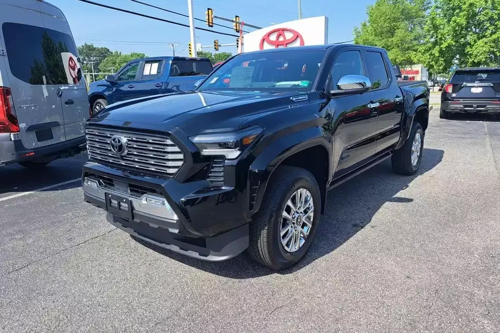2025 Toyota Tacoma Limited photo 1