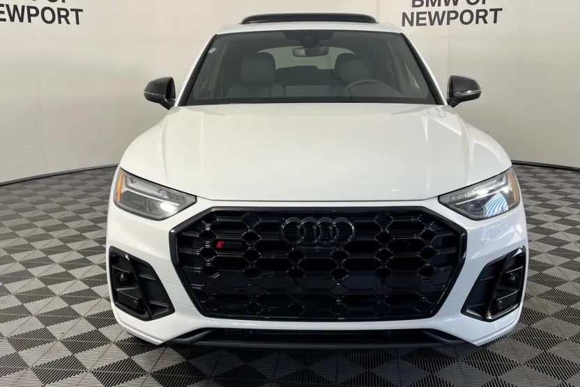 2024 Audi SQ5 Premium Plus photo 1
