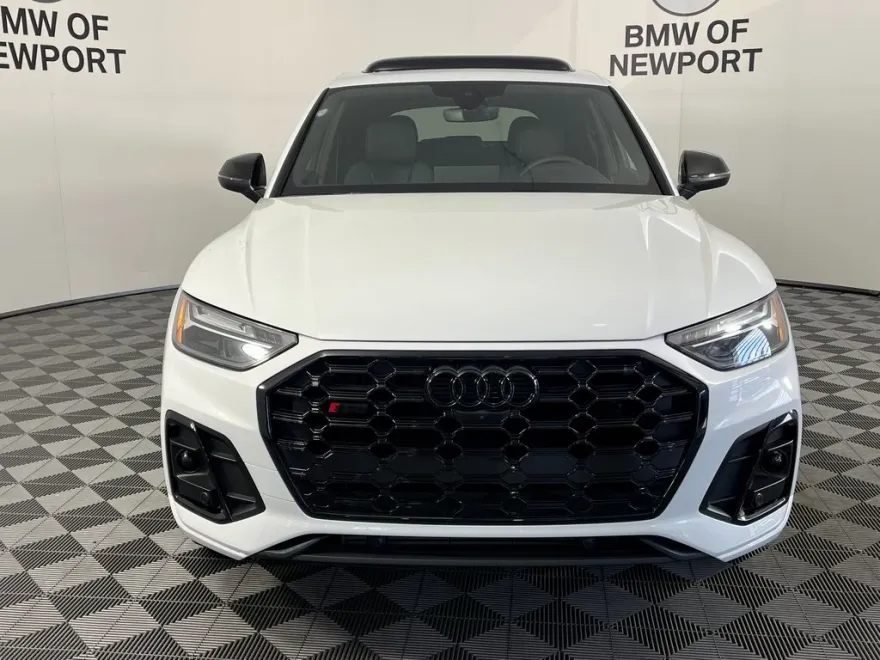 2024 Audi SQ5 Premium Plus photo 1