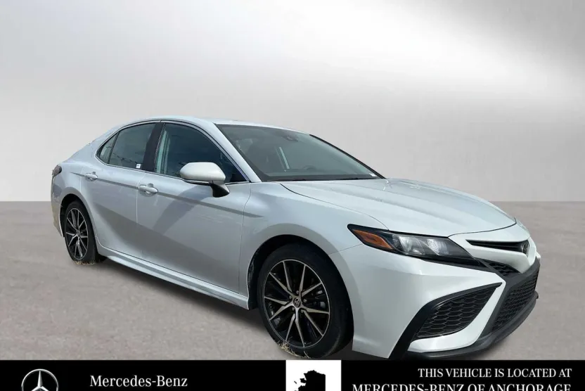 2023 Toyota Camry SE photo 1