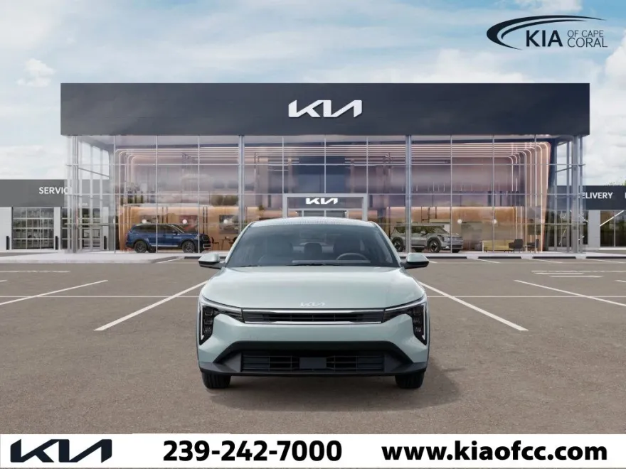 2025 Kia K4 LXS photo 1