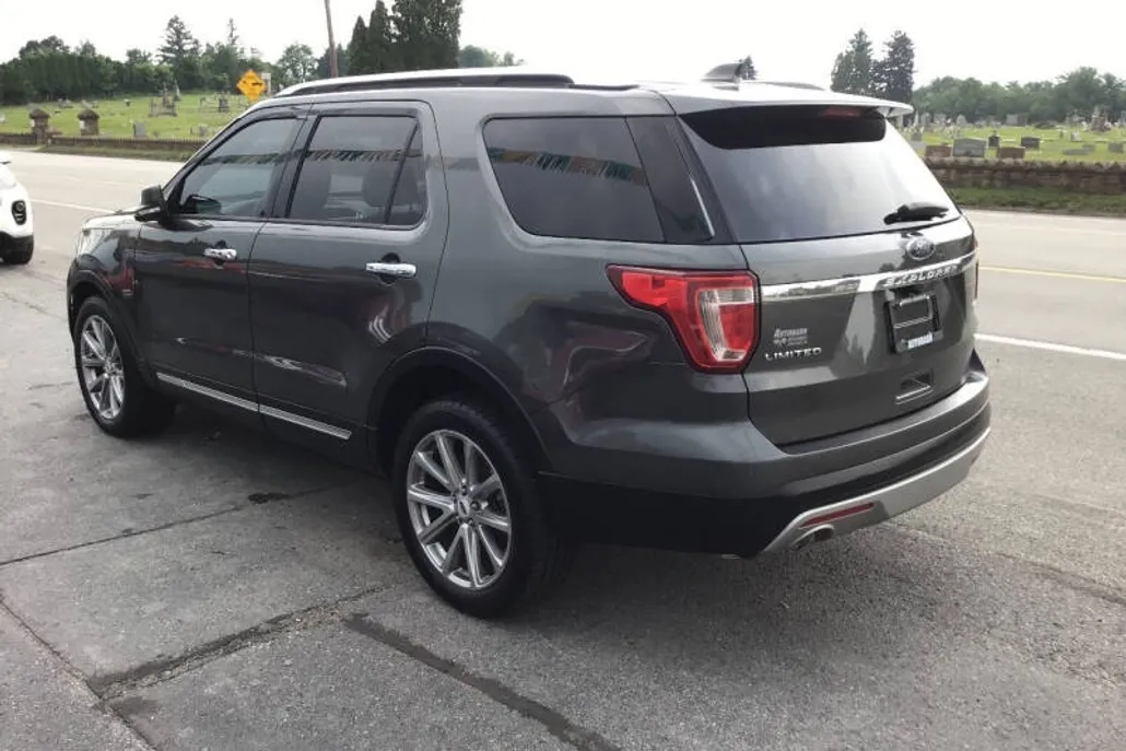 2017 Ford Explorer Limited photo 1