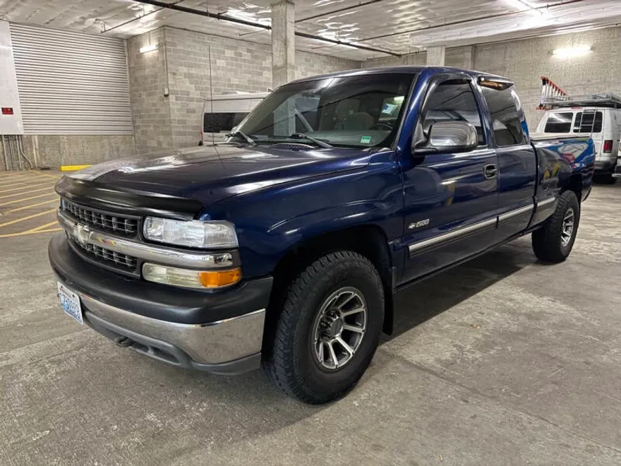 2000 Chevrolet Silverado 1500 LS photo 1