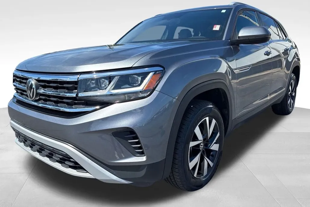 2022 Volkswagen Atlas Cross Sport SE photo 1