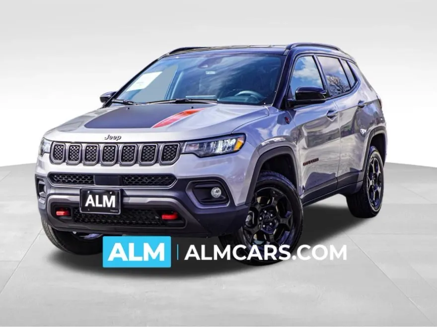 2024 Jeep Compass Trailhawk photo 1