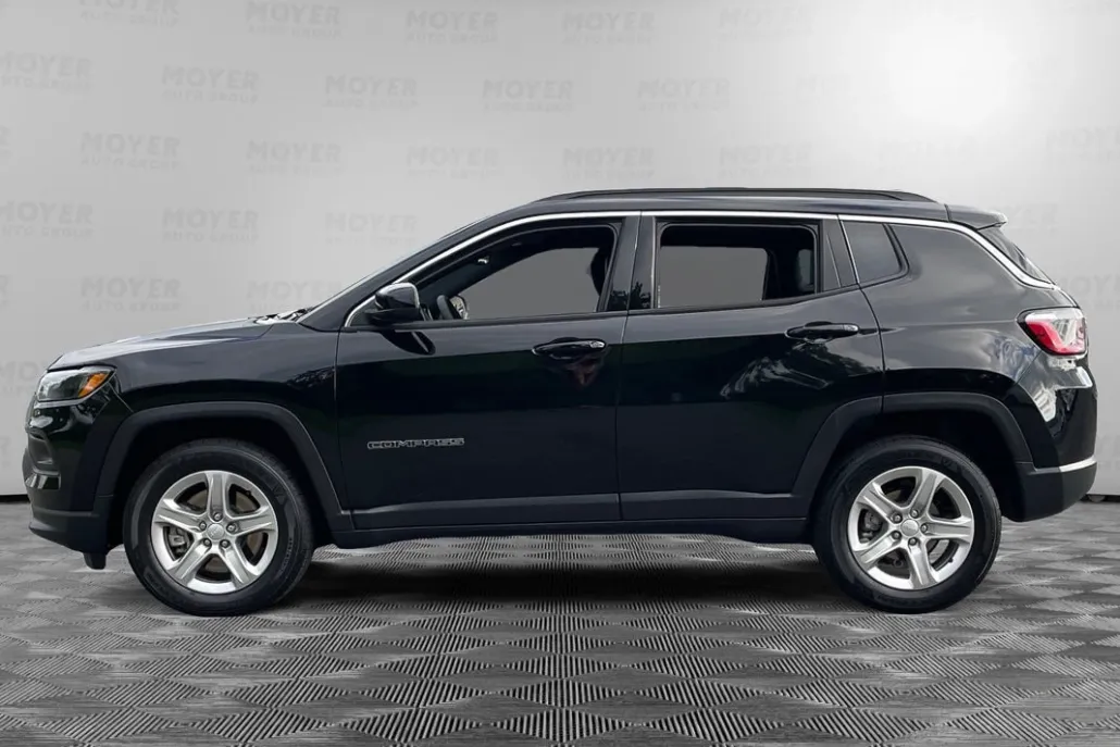 2024 Jeep Compass Latitude photo 1