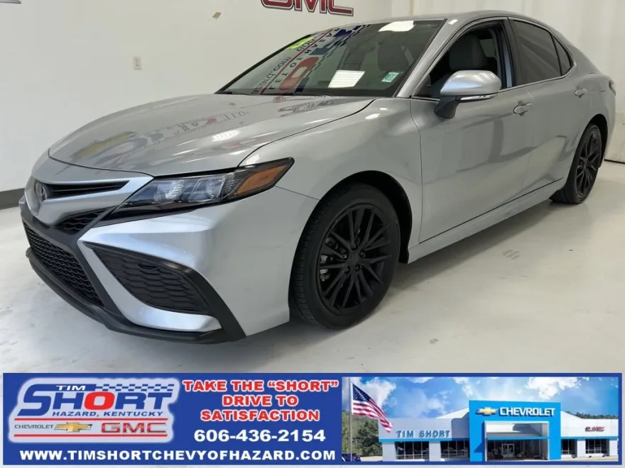 2023 Toyota Camry SE photo 1