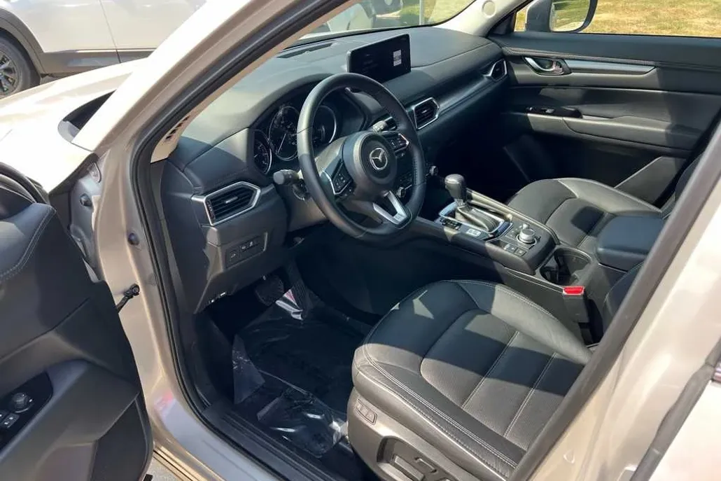 2025 Mazda CX-5 2.5 S Preferred photo 1