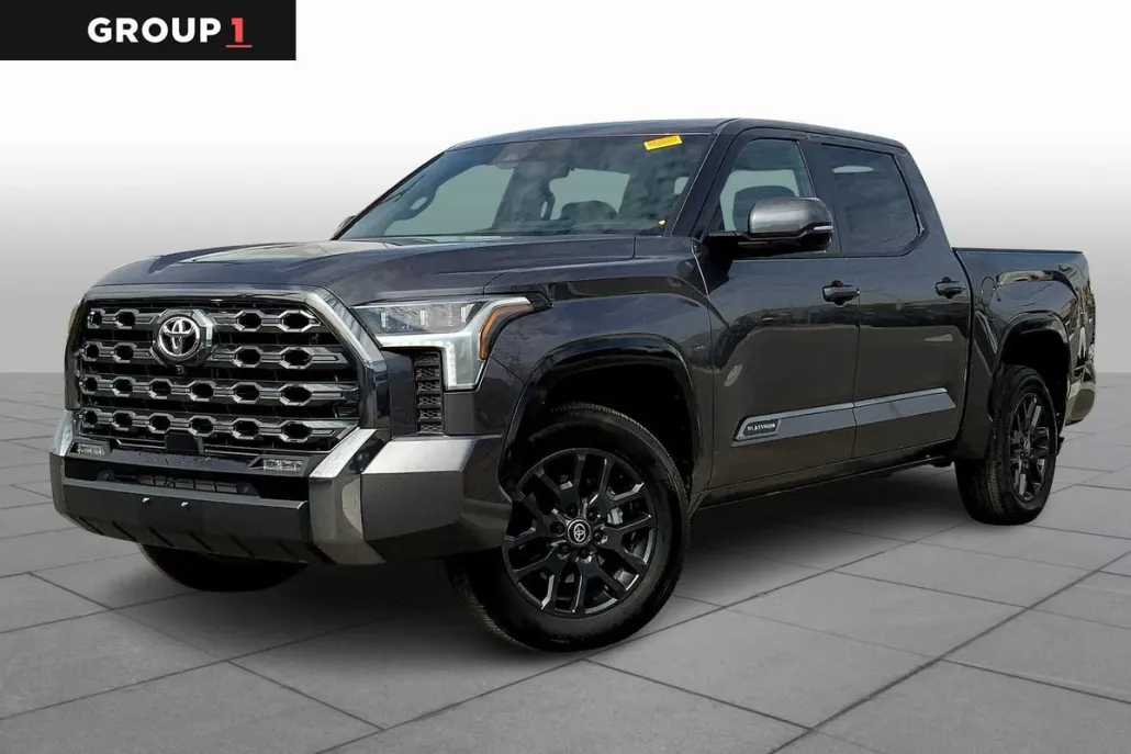 2025 Toyota Tundra Platinum CrewMax photo 1