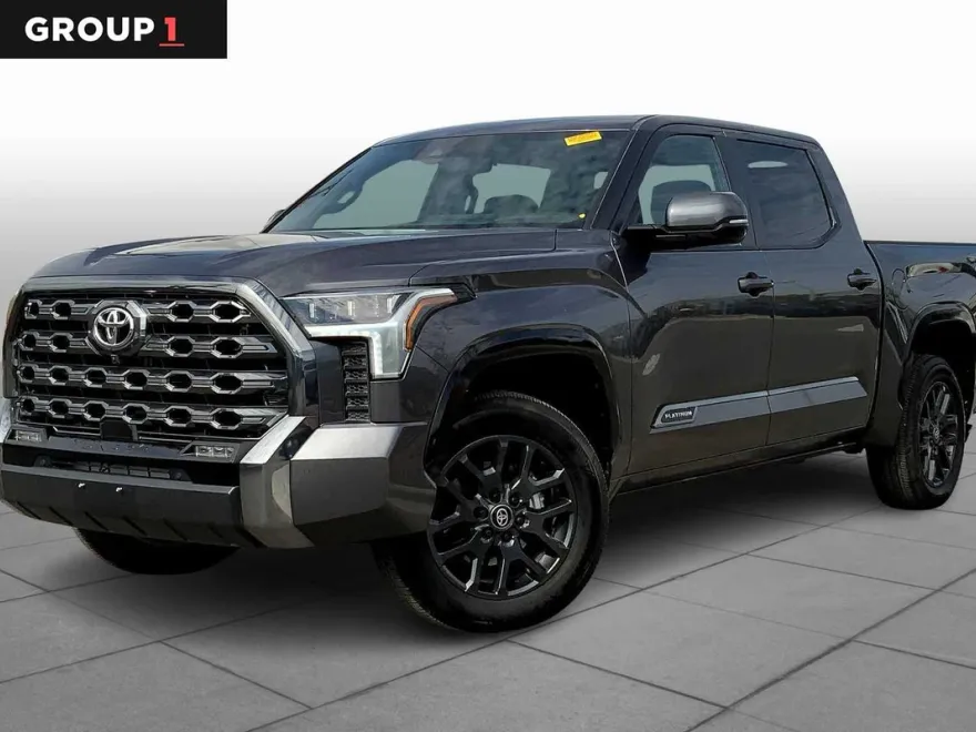 2025 Toyota Tundra Platinum CrewMax photo 1