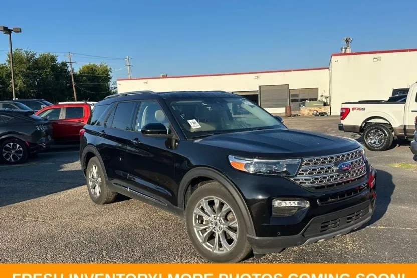 2024 Ford Explorer Limited photo 1
