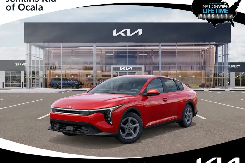 2025 Kia K4 LXS photo 1
