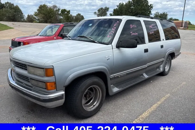 1996 Chevrolet Suburban 1500 photo 1