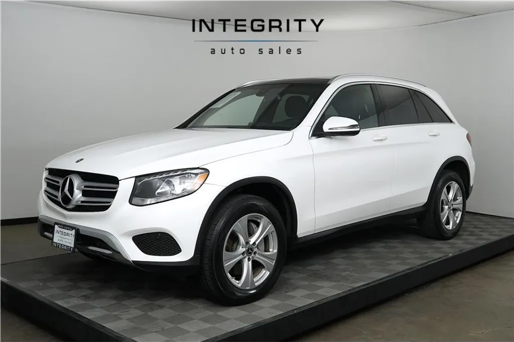 2018 Mercedes Benz GLC 300 photo 1