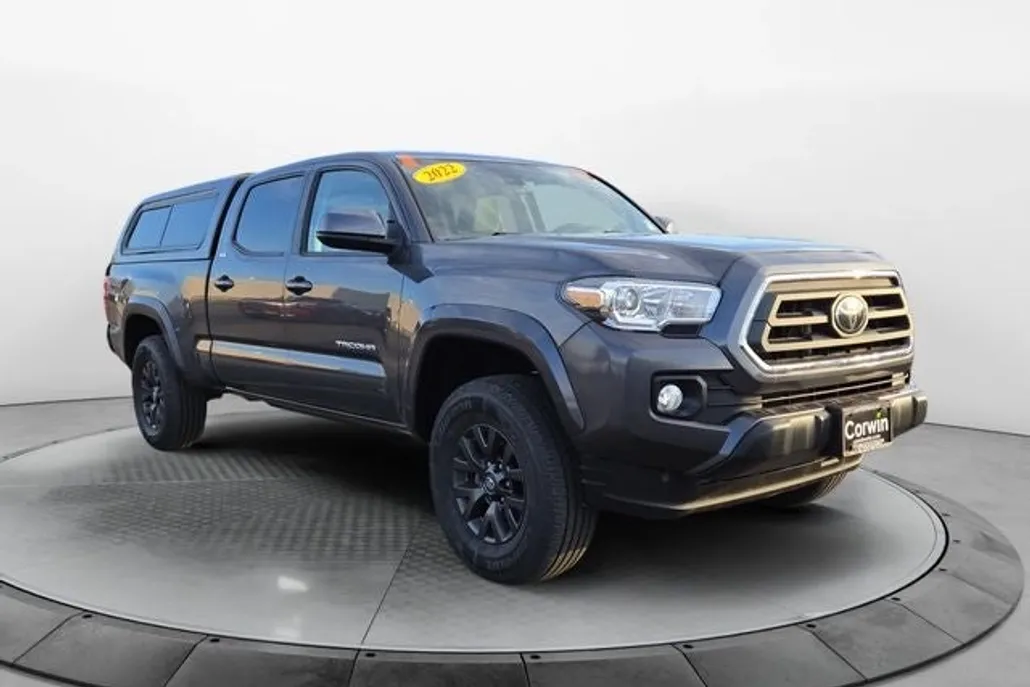 2022 Toyota Tacoma SR5 V6 photo 1