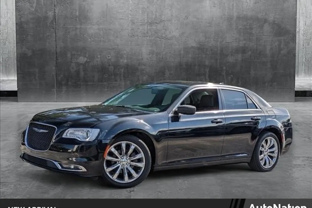 2019 Chrysler 300 Limited photo 1