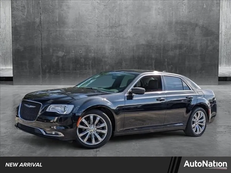 2019 Chrysler 300 Limited photo 1