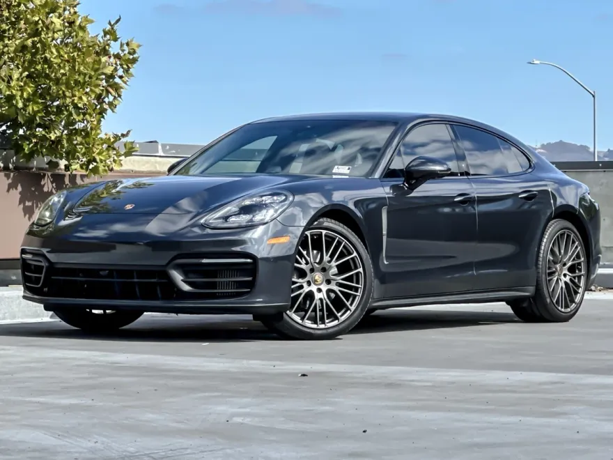 2022 Porsche Panamera 4 Platinum photo 1