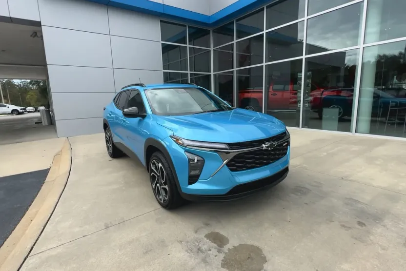 2025 Chevrolet Trax photo 1