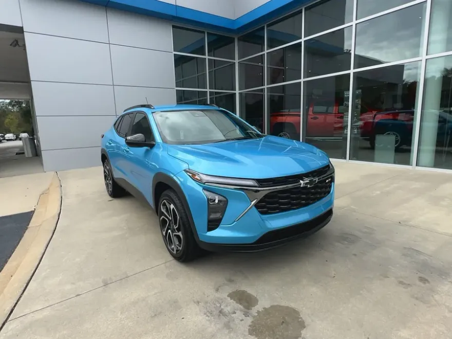 2025 Chevrolet Trax photo 1