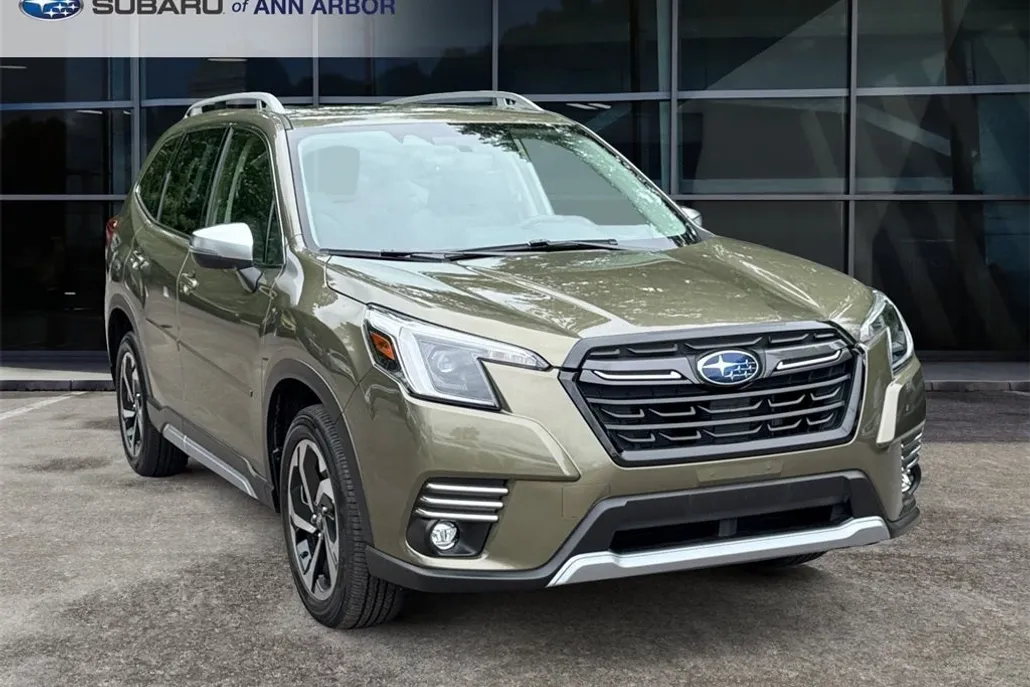 2024 Subaru Forester Touring photo 1