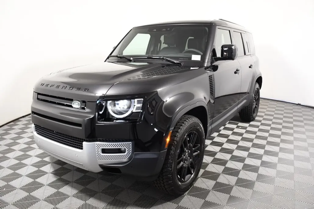 2025 Land Rover Defender 110 S photo 1