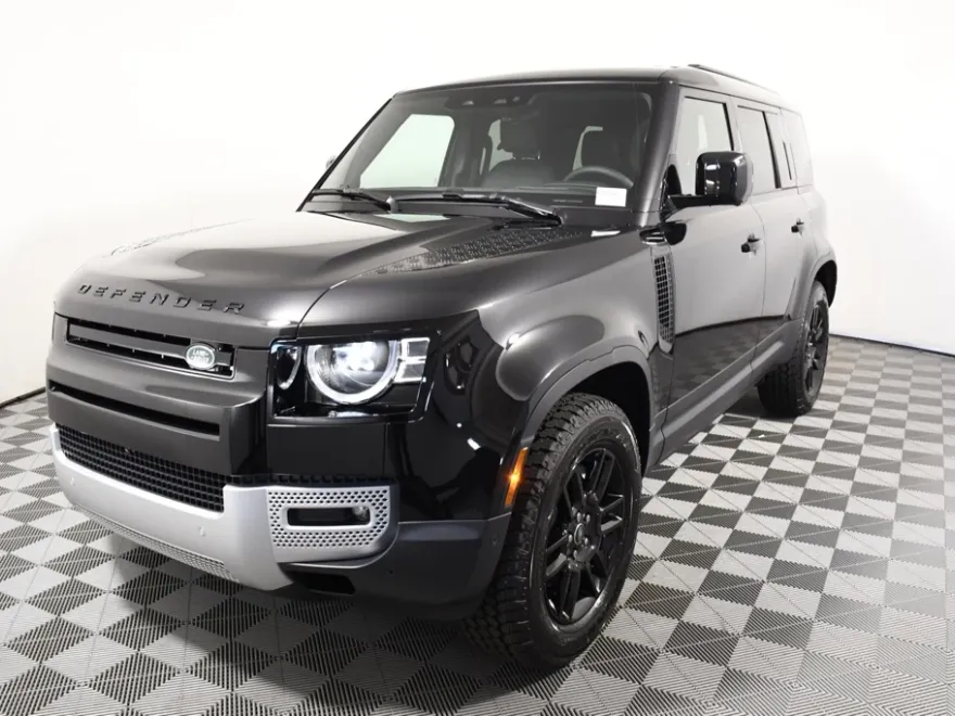 2025 Land Rover Defender 110 S photo 1