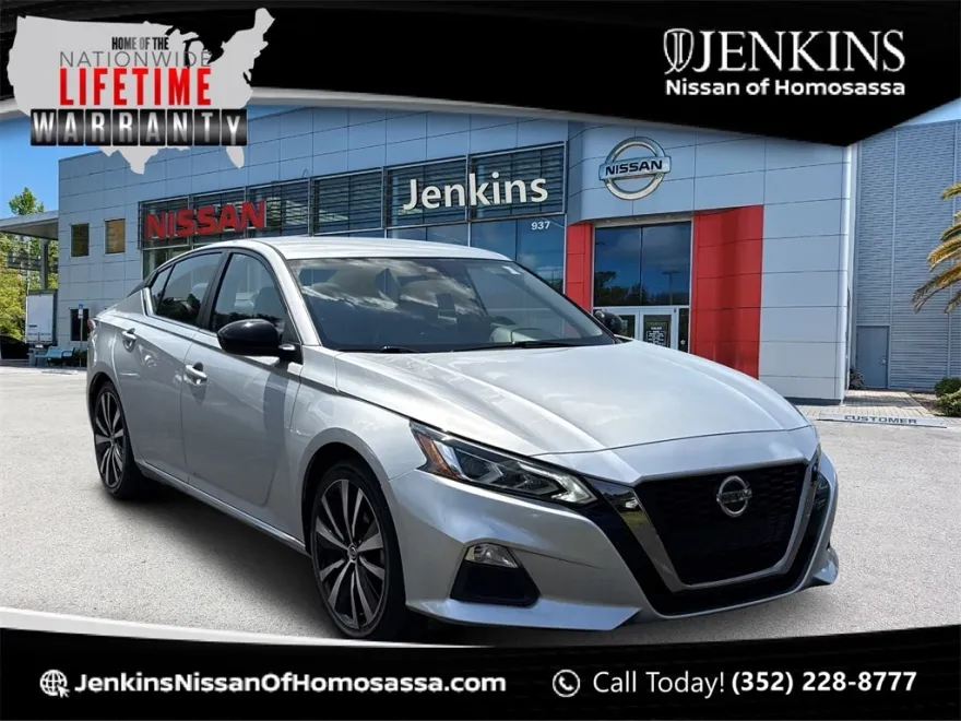 2022 Nissan Altima 2.5 SR photo 1