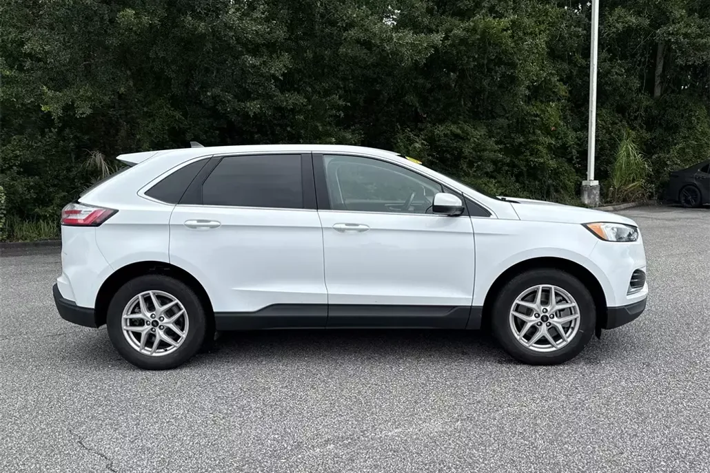 2023 Ford Edge SEL photo 1