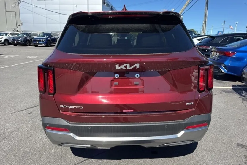 2025 Kia Sorento S photo 1