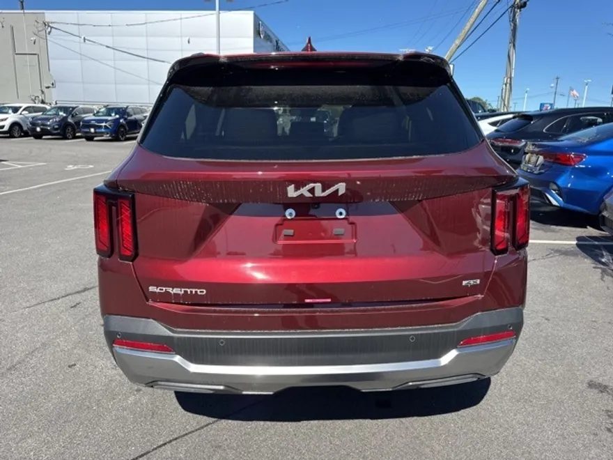 2025 Kia Sorento S photo 1