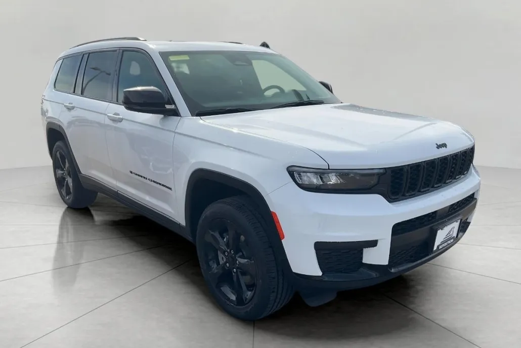 2025 Jeep Grand Cherokee Altitude photo 1