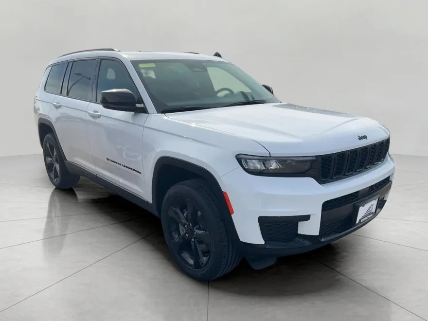2025 Jeep Grand Cherokee Altitude photo 1