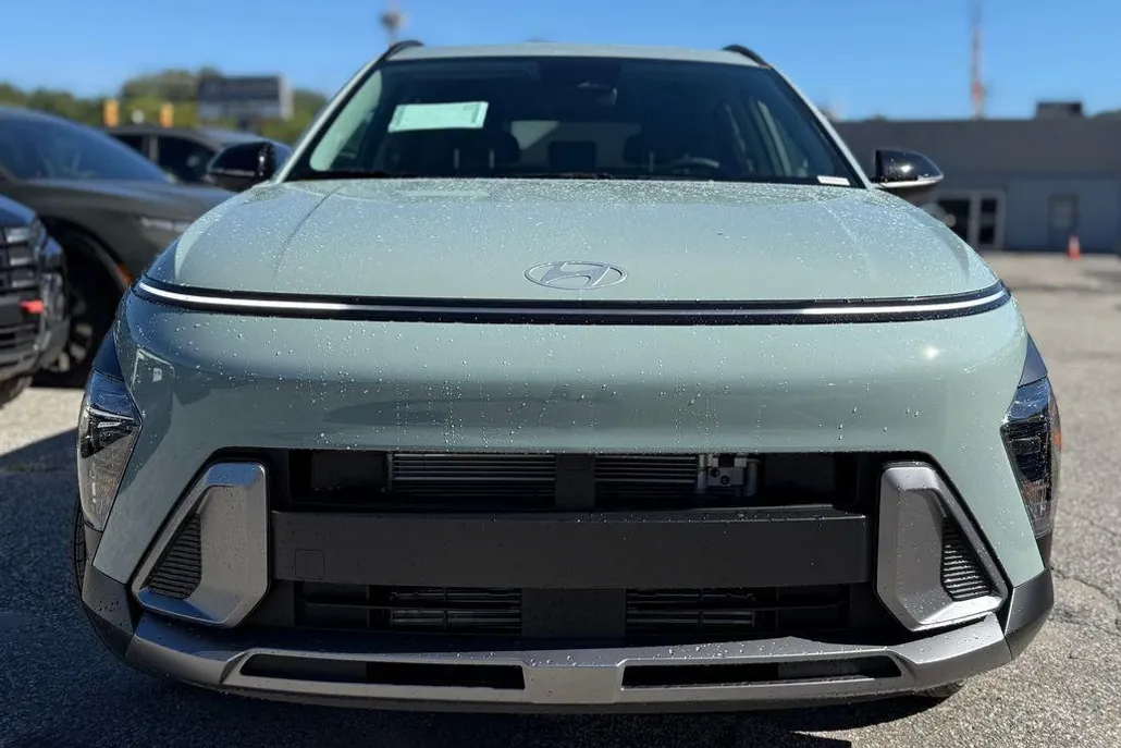 2026 Hyundai Kona SEL photo 1
