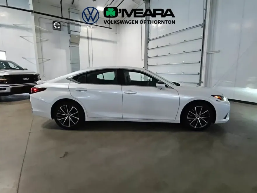 2023 Lexus ES 250 photo 1