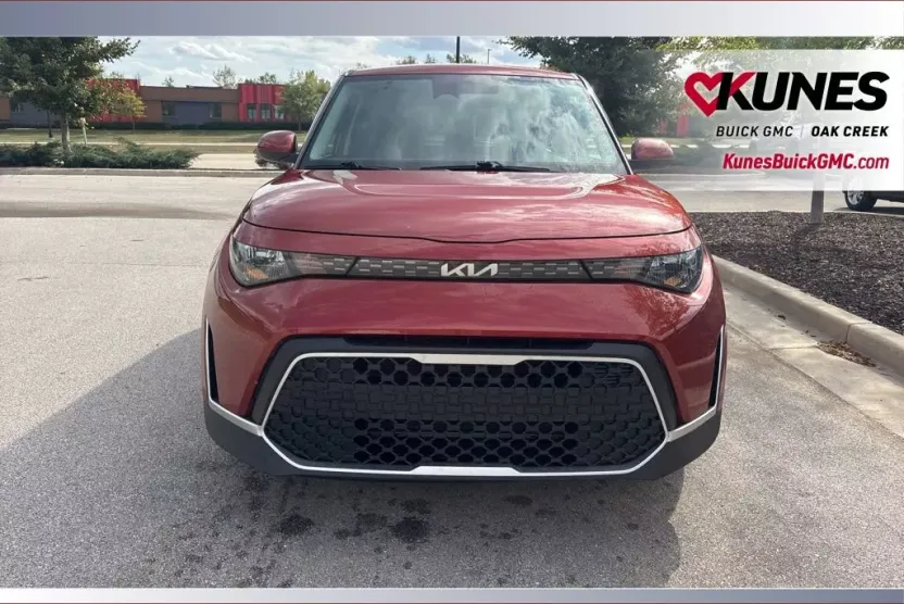 2024 Kia Soul LX photo 1