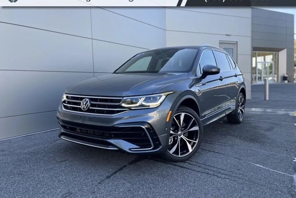 2024 Volkswagen Tiguan SEL R-Line Black photo 1