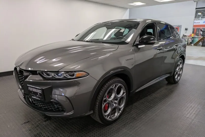 2024 Alfa Romeo Tonale Veloce photo 1