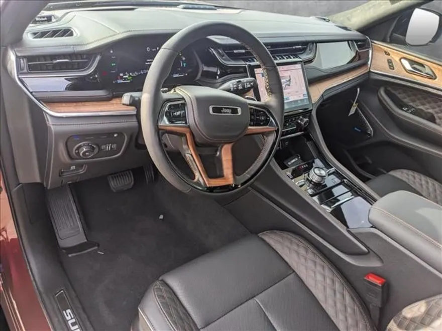 2024 Jeep Grand Cherokee 4xe Summit Reserve photo 3