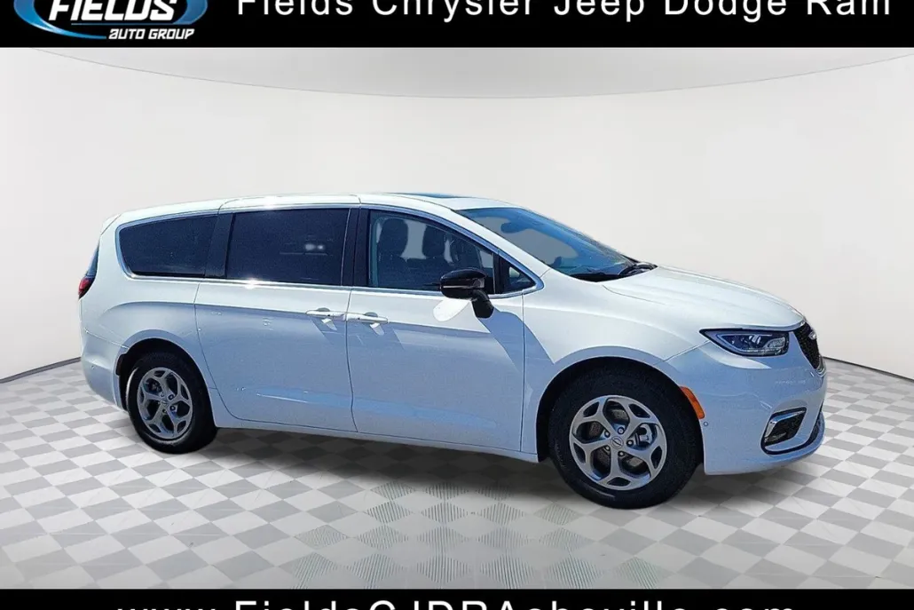 2024 Chrysler Pacifica Limited photo 1