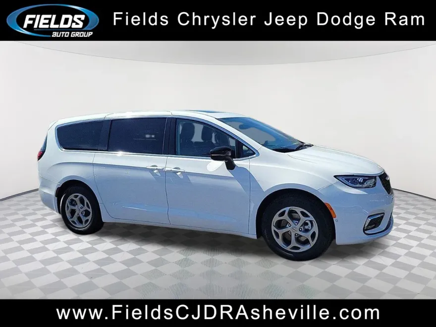 2024 Chrysler Pacifica Limited photo 1