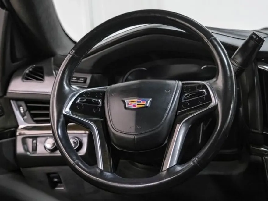 2020 Cadillac Escalade Platinum photo 11