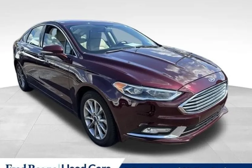 2017 Ford Fusion SE photo 1
